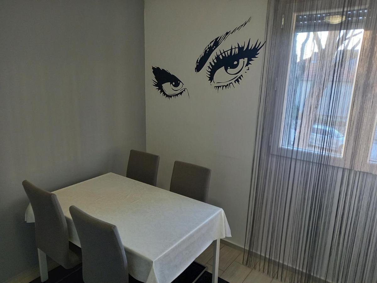 Apartment Sven Vinkovci Luaran gambar